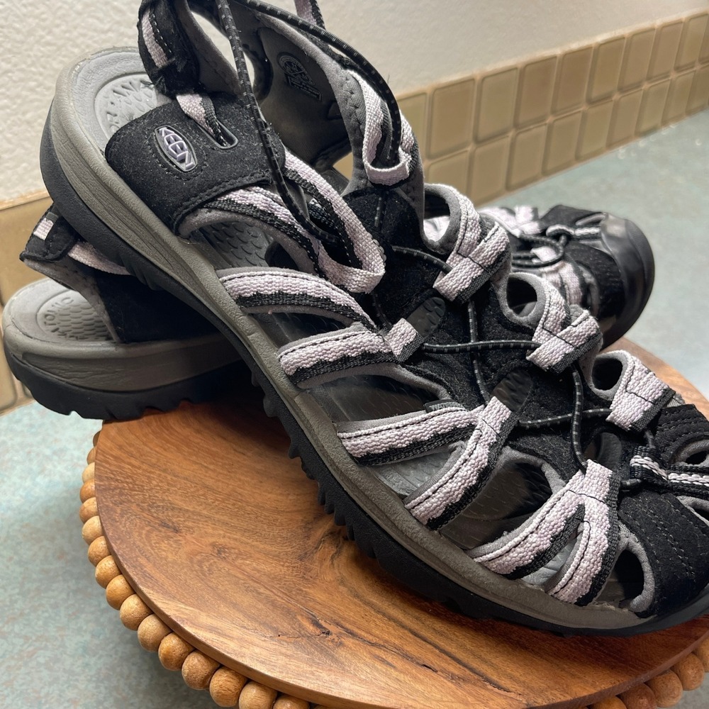 Keen Whisper Waterfront Women's Water Shoes Size 11 Purple and Black
